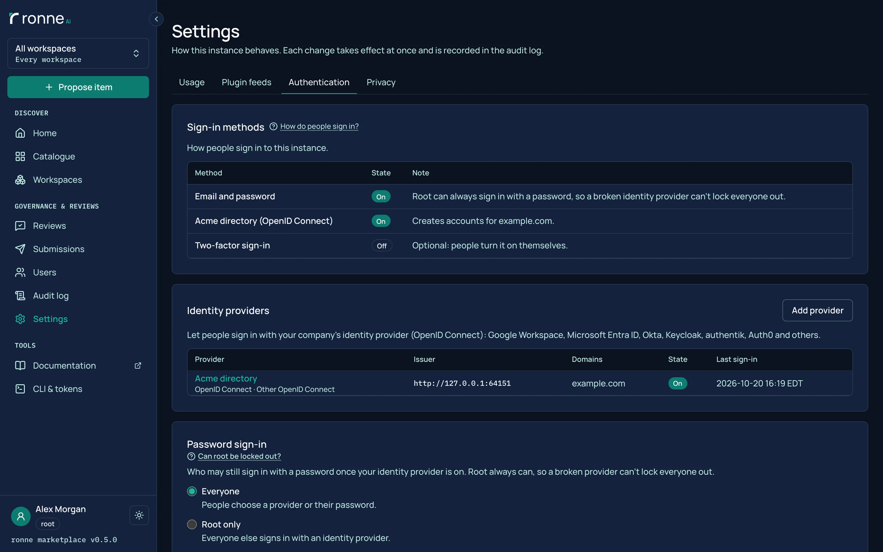 A aba Authentication de Settings: uma tabela com os métodos de login (e-mail e senha ligado, o provedor Acme directory ligado, login em duas etapas desligado), os provedores de identidade e a escolha do login com senha.