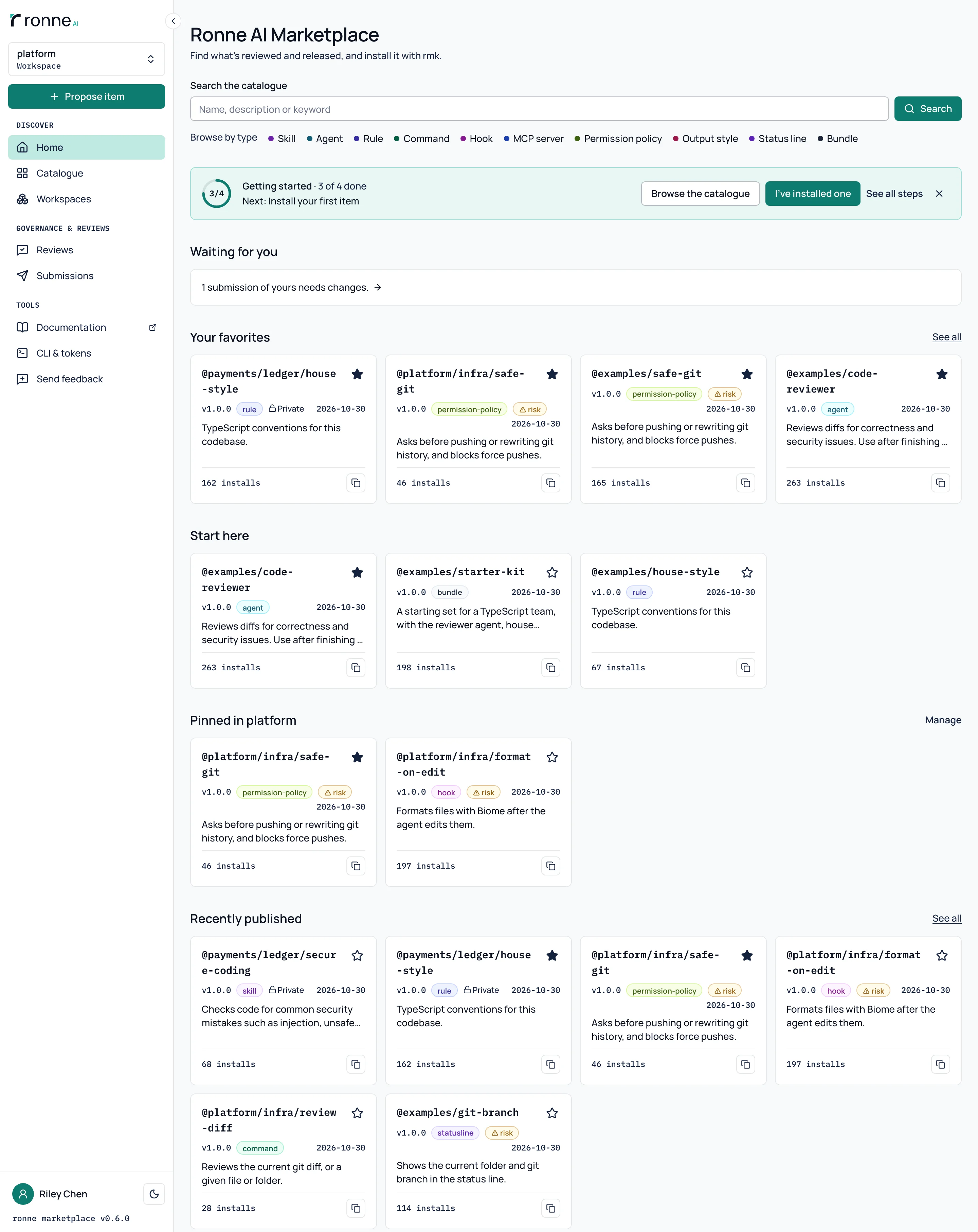 Home pour un membre : une zone de recherche, la rangée Getting started, les favoris, les éléments épinglés dans Start here et pour l'espace de travail, ce qui l'attend et les éléments publiés récemment.