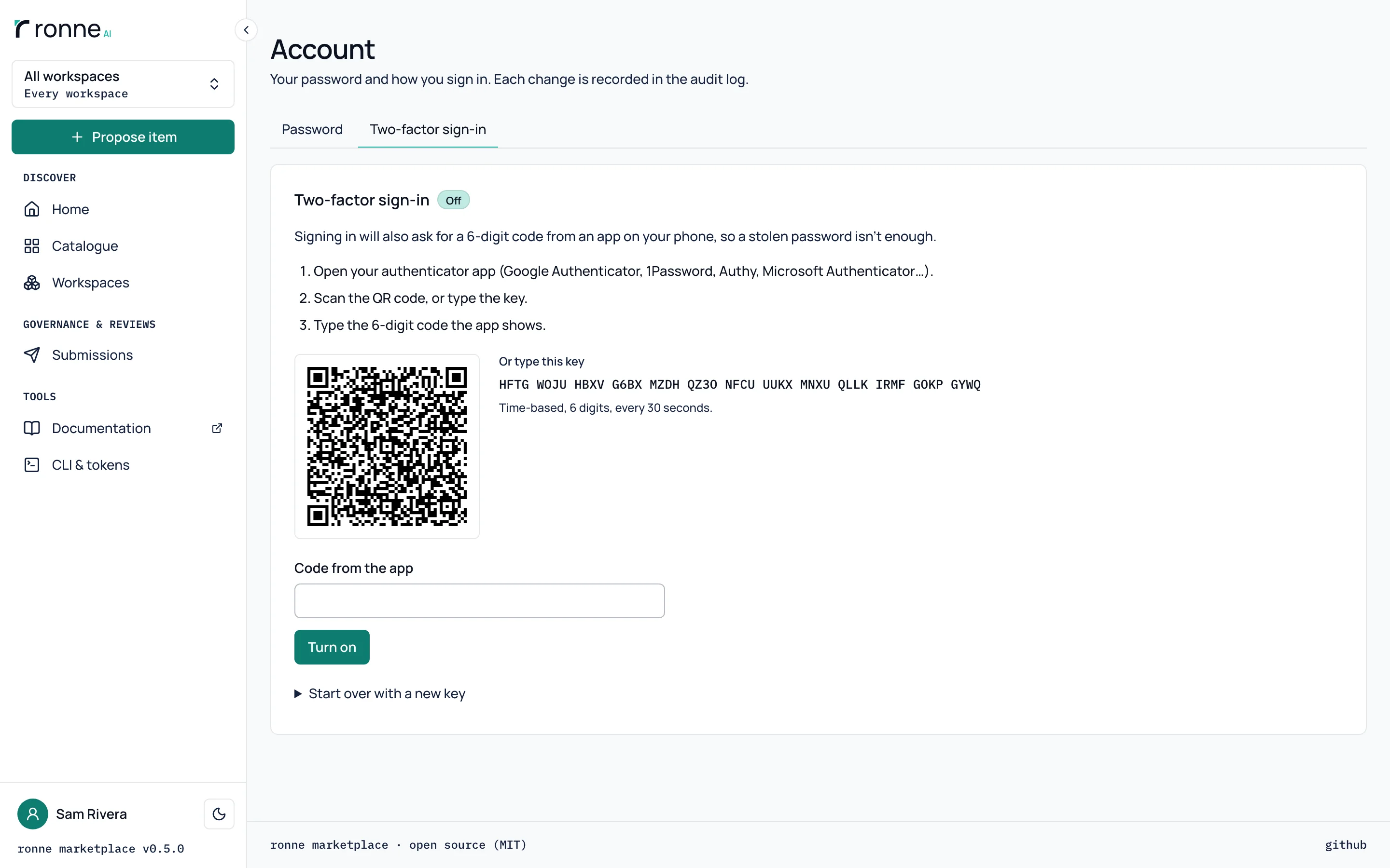A aba Two-factor sign-in de Account: os passos, um QR code e a chave dele, e um campo para o código do app.
